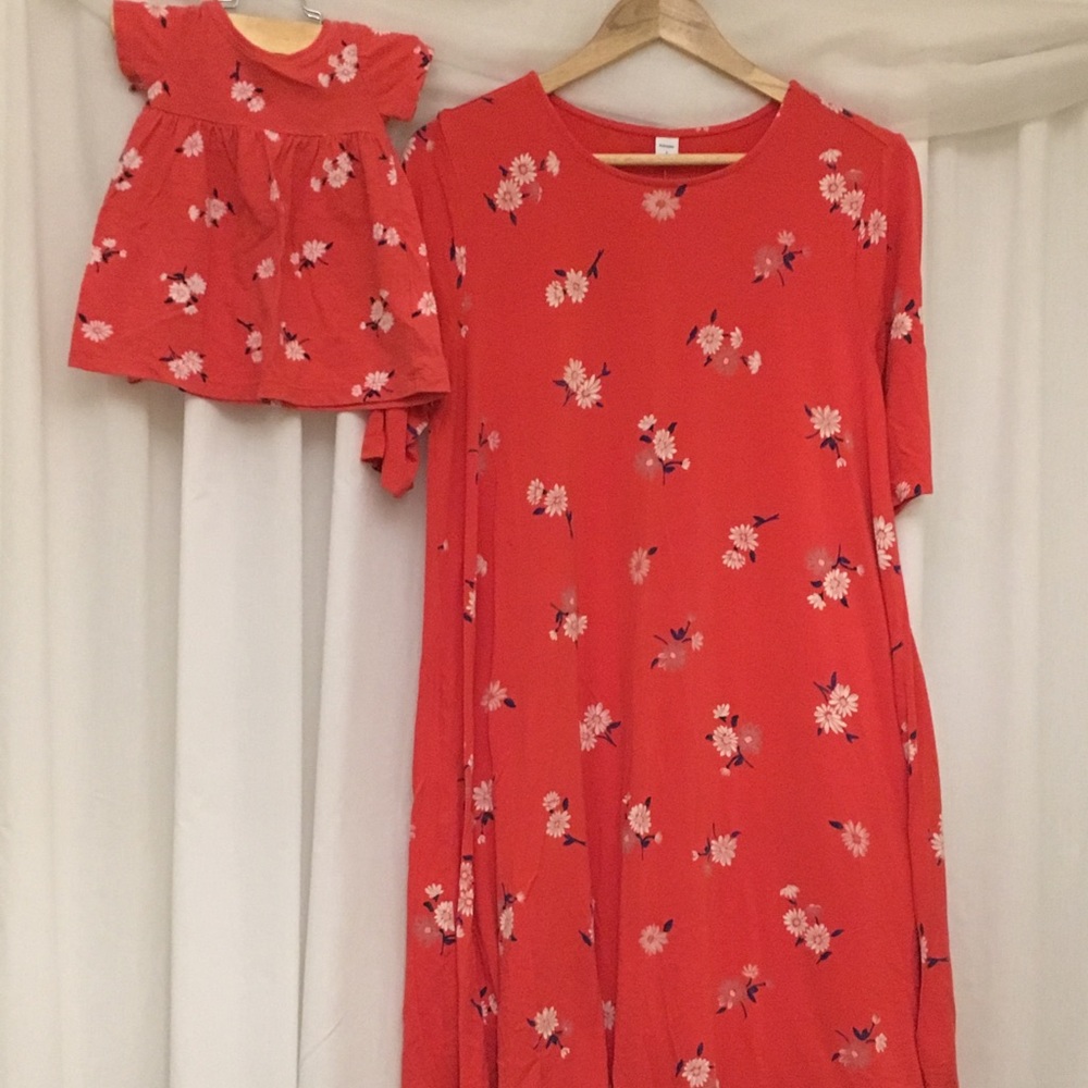 Mommy & me dresses Large &0-3mths